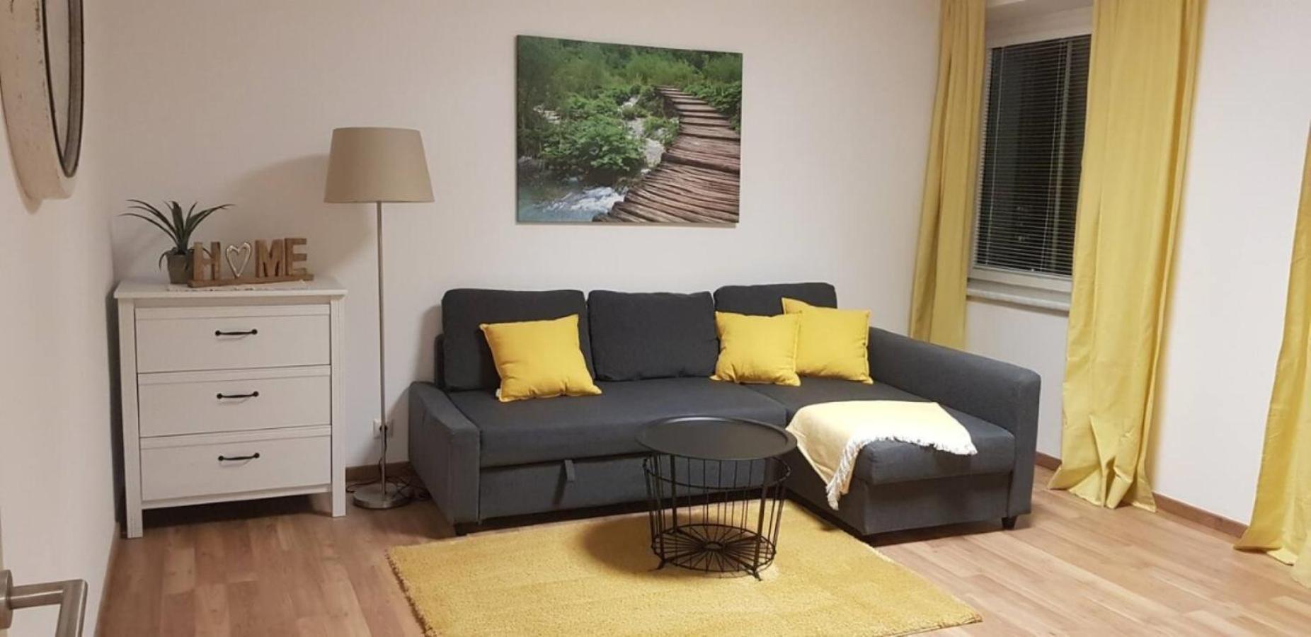 Top Appartement Fuer Business-Wohnen-Urlaub Wiener Neustadt Luaran gambar